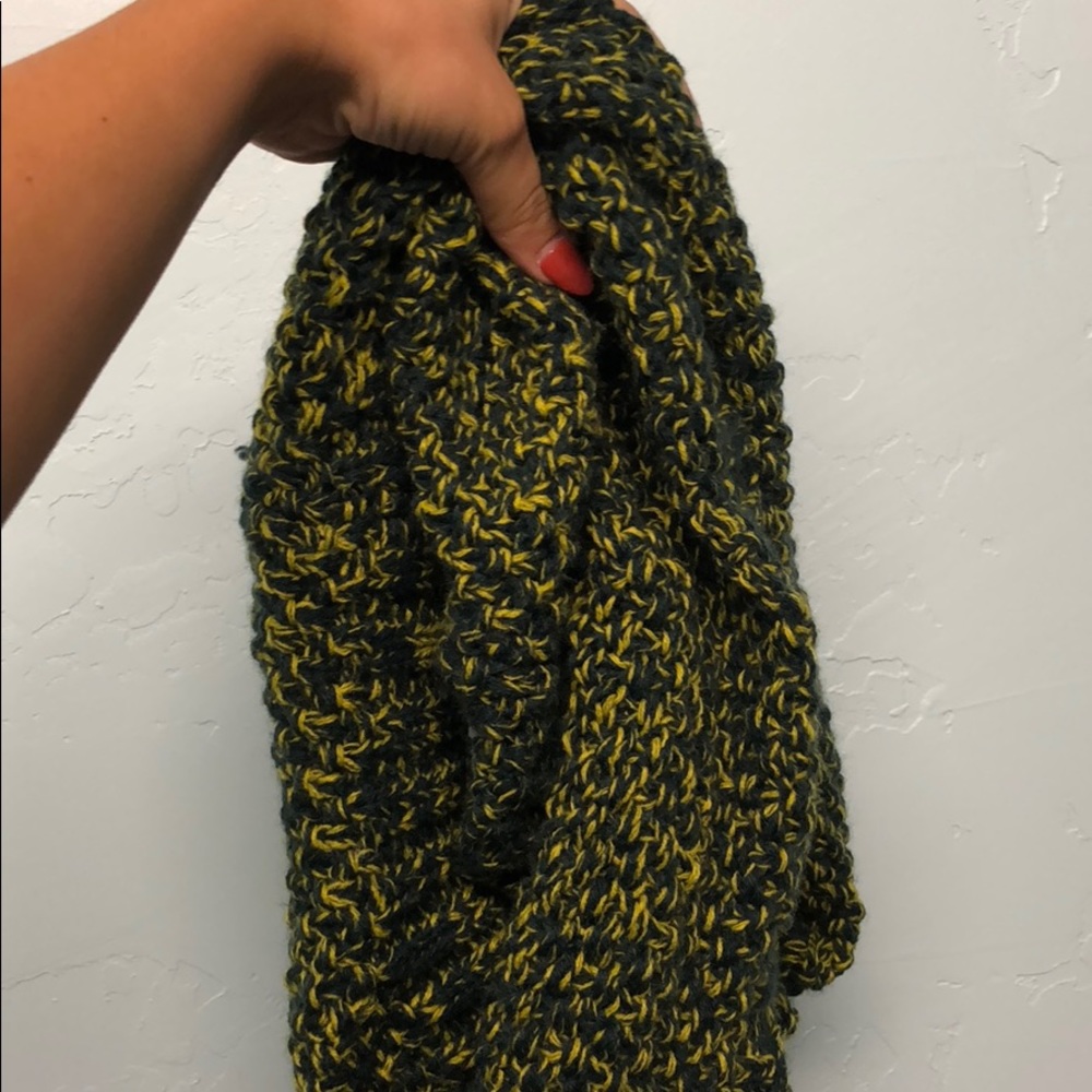 Infinity scarf